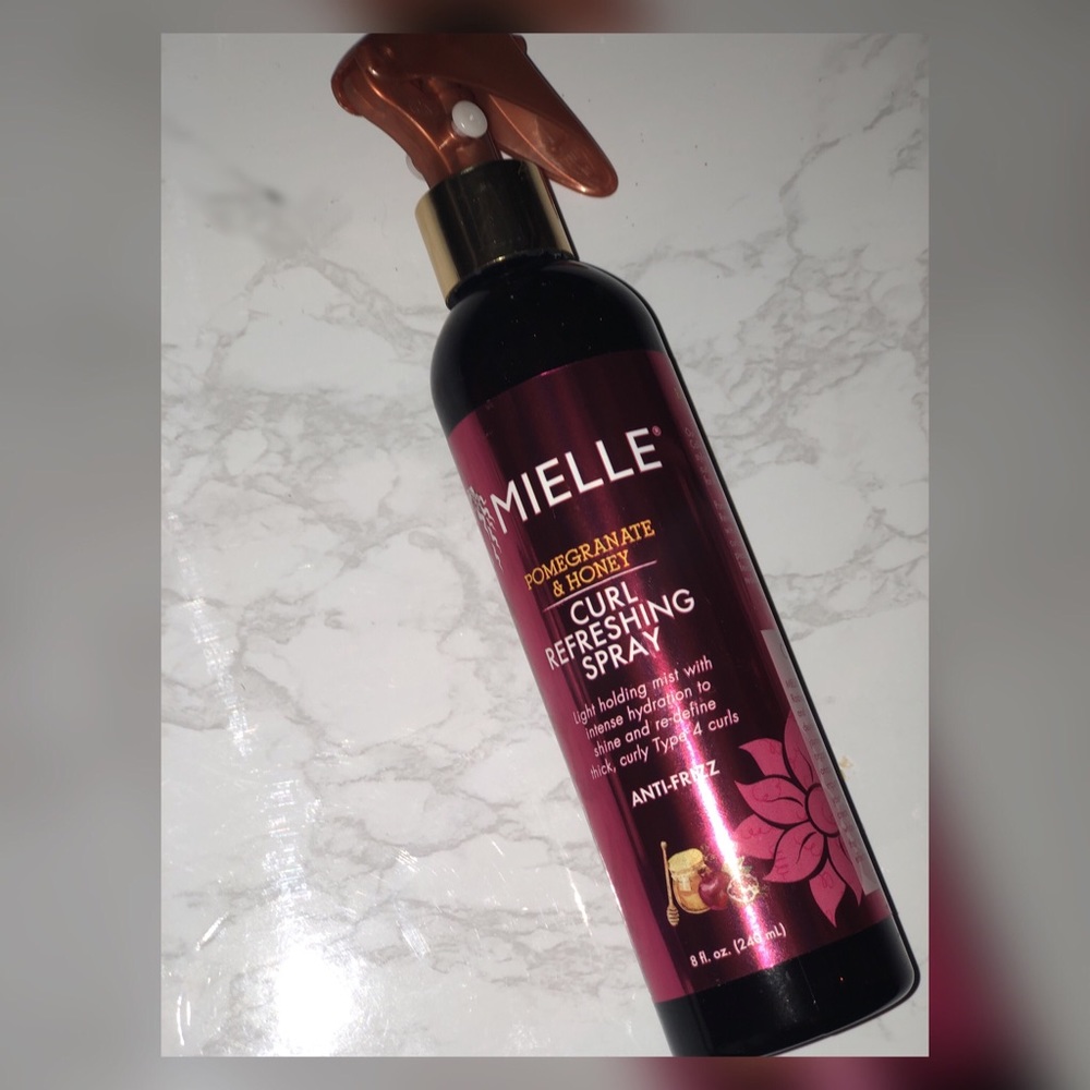 Pomegranate & Honey Curl Refreshing Spray 🌸